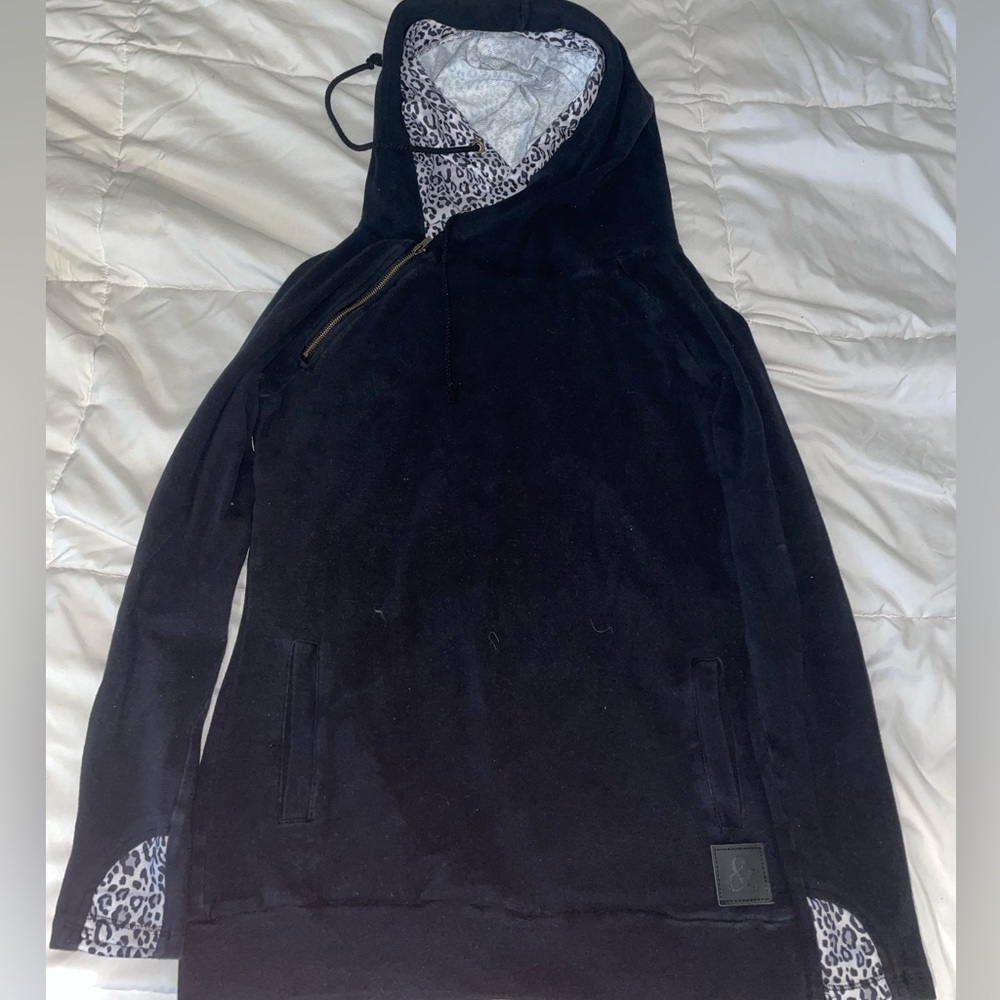 Like new medium Ampersand sweater